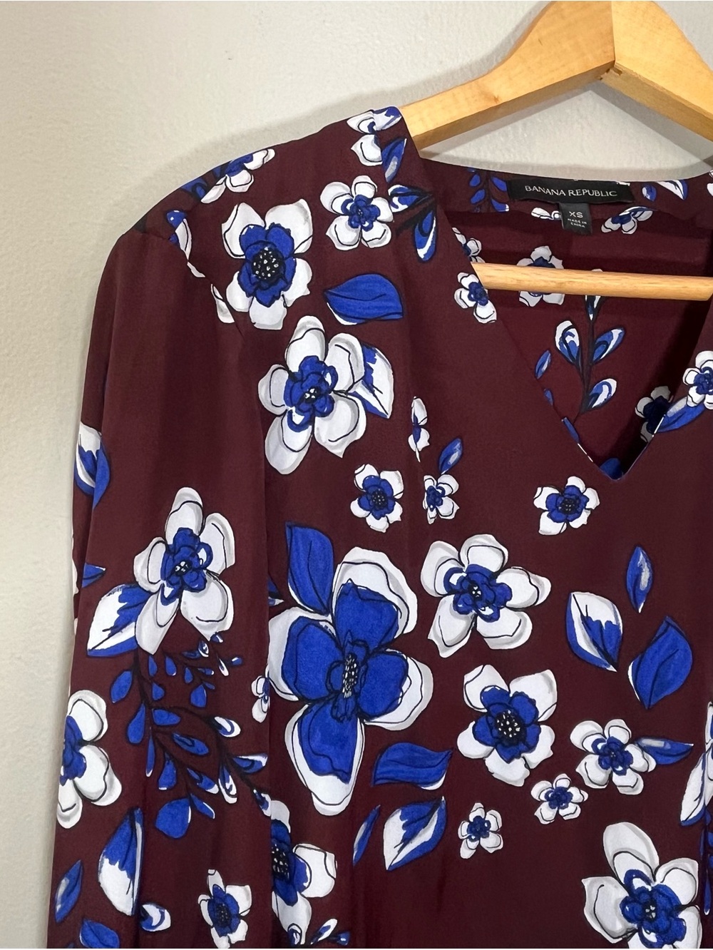 Banana Republic XS Brown White Royal Blue Floral Long Sleve Bloyse Top with Ties